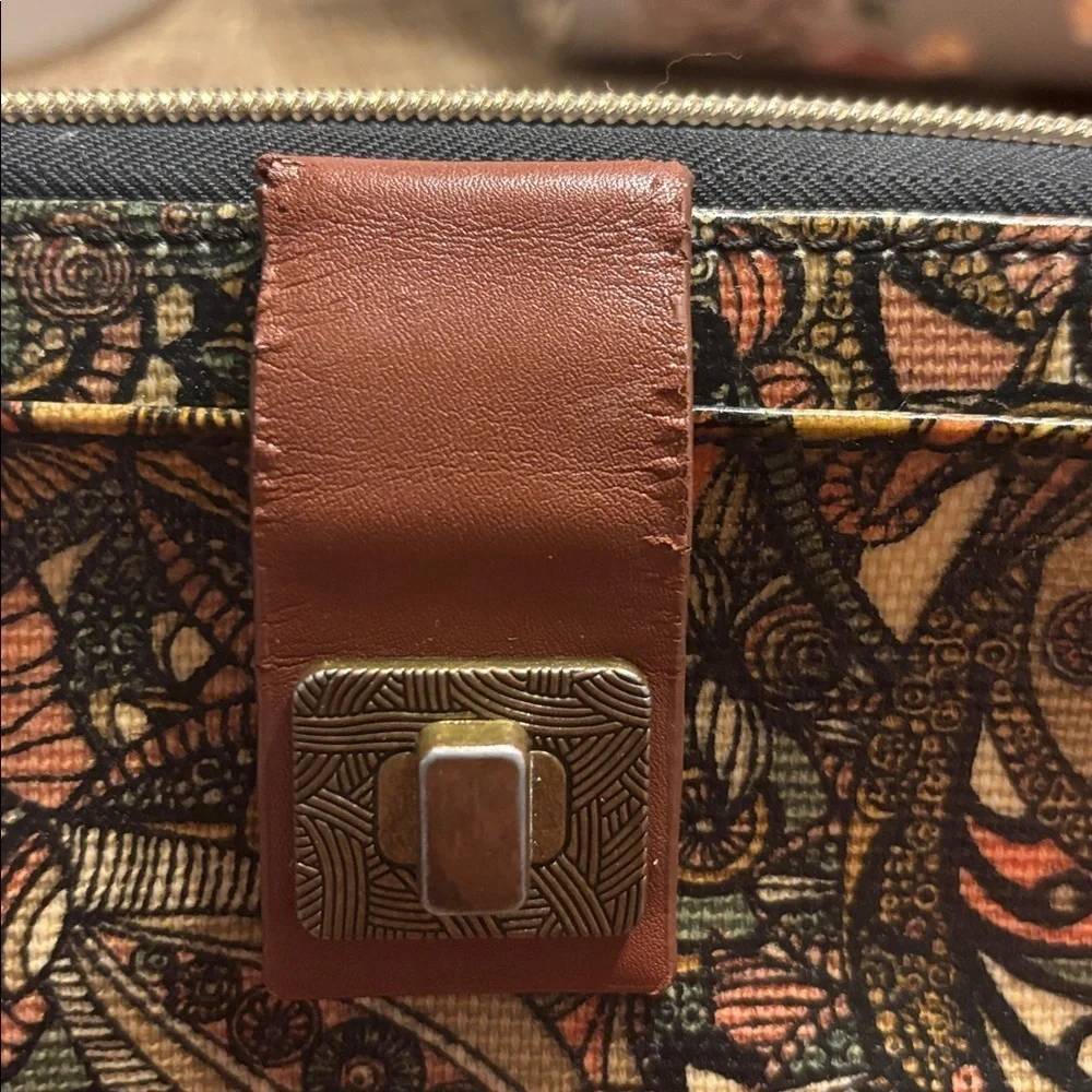 Sakroots Smartphone Wallet Brown
